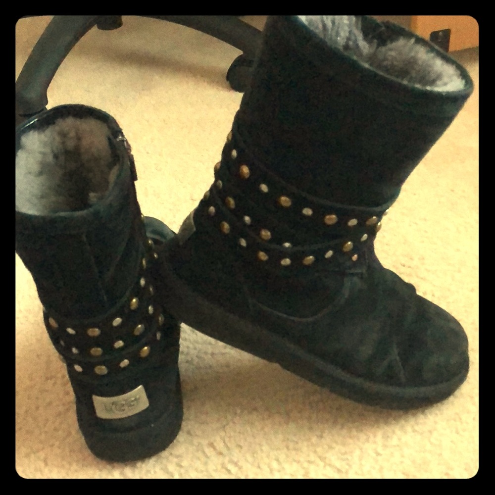 UGG short & studded